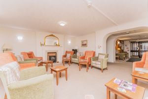 COMMUNAL LOUNGE- click for photo gallery